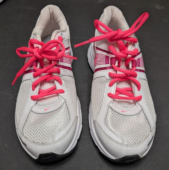 Nike Dart 10 Women's Motion Fit White and Pink Athletic Running Shoes Size 7.5 - Picture 3 of 10